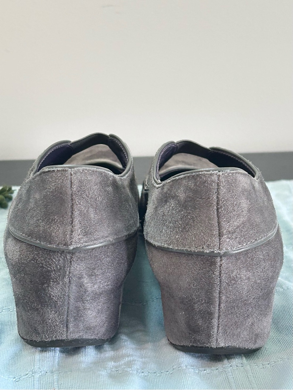 Vaneli Gray Suede Mary Jane Wedge Comfort Shoes Size 7.5 Quiet Luxury - Picture 5 of 9